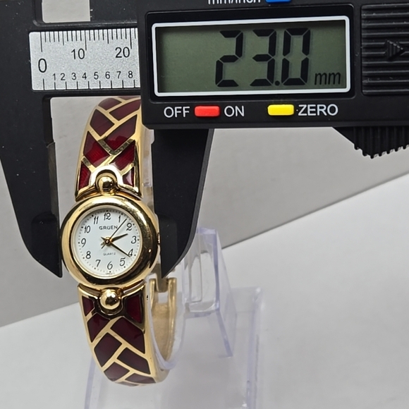 Womens Vintage Gruen Watch Gold Tone Red Enamel Bracelet Quartz New Battery Runs - Picture 4 of 12
